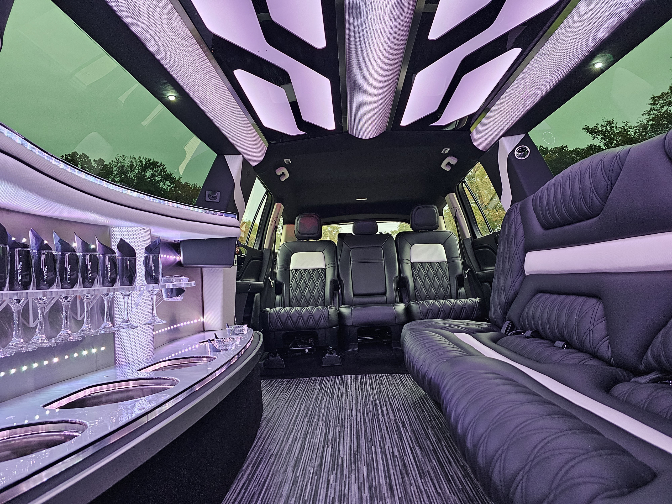 10-passenger-lincoln-aviator-int-2 Lincoln Aviator limo interior 2