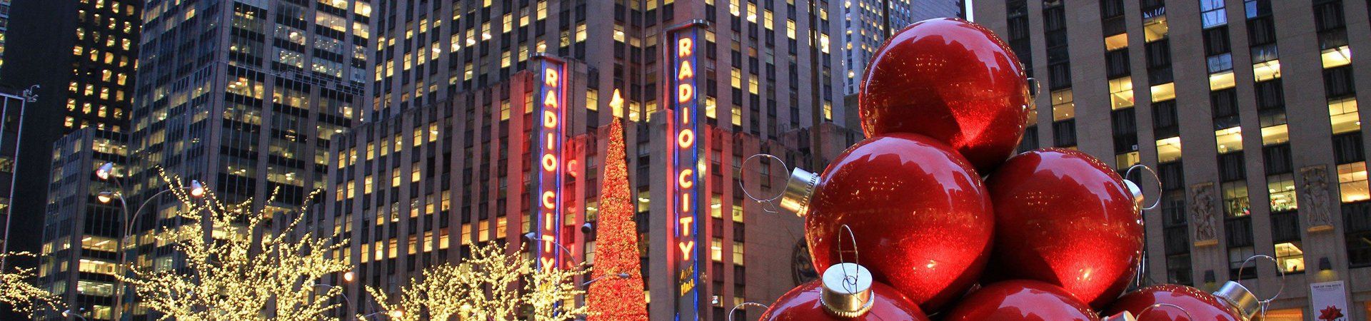 New York City Holiday Lights Tour – Radio City Music Hall